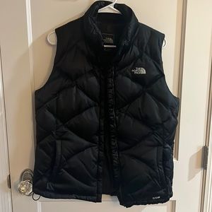Women’s Size Large North Face puffer vest. Black